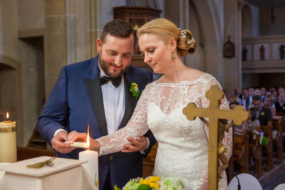 Austria-boda-Oesterreich-Hochzeit-Paar-reportage-fotografía-Hochzeit-Österreich-Kirche-trauung-Jawort